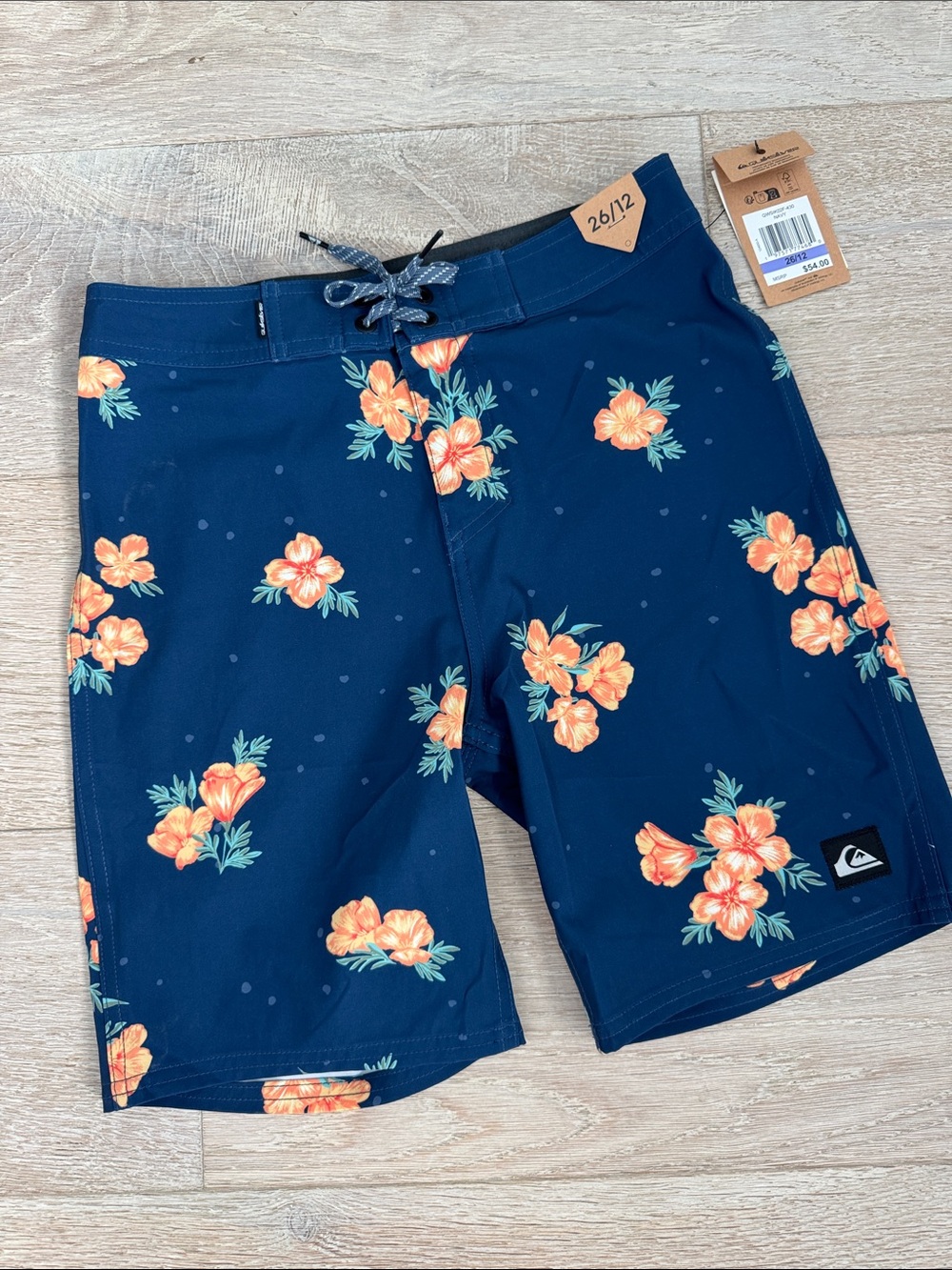 Boys Quicksilver new with tags bathing suit swim trunks NWT Hawaiian print